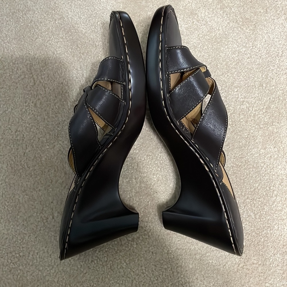 Born sandals - Picture 2 of 3